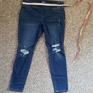 Old Navy Curvy Rockstar pull on skinnney jeans